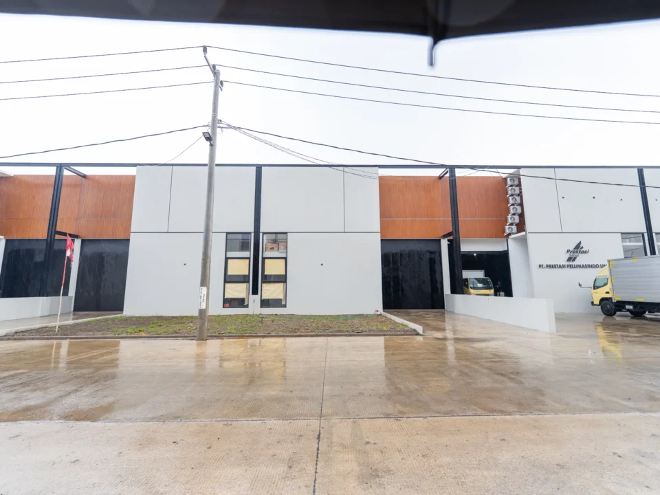 Eksterior unit gudang BEST Industrial Estate yang sudah terbangun