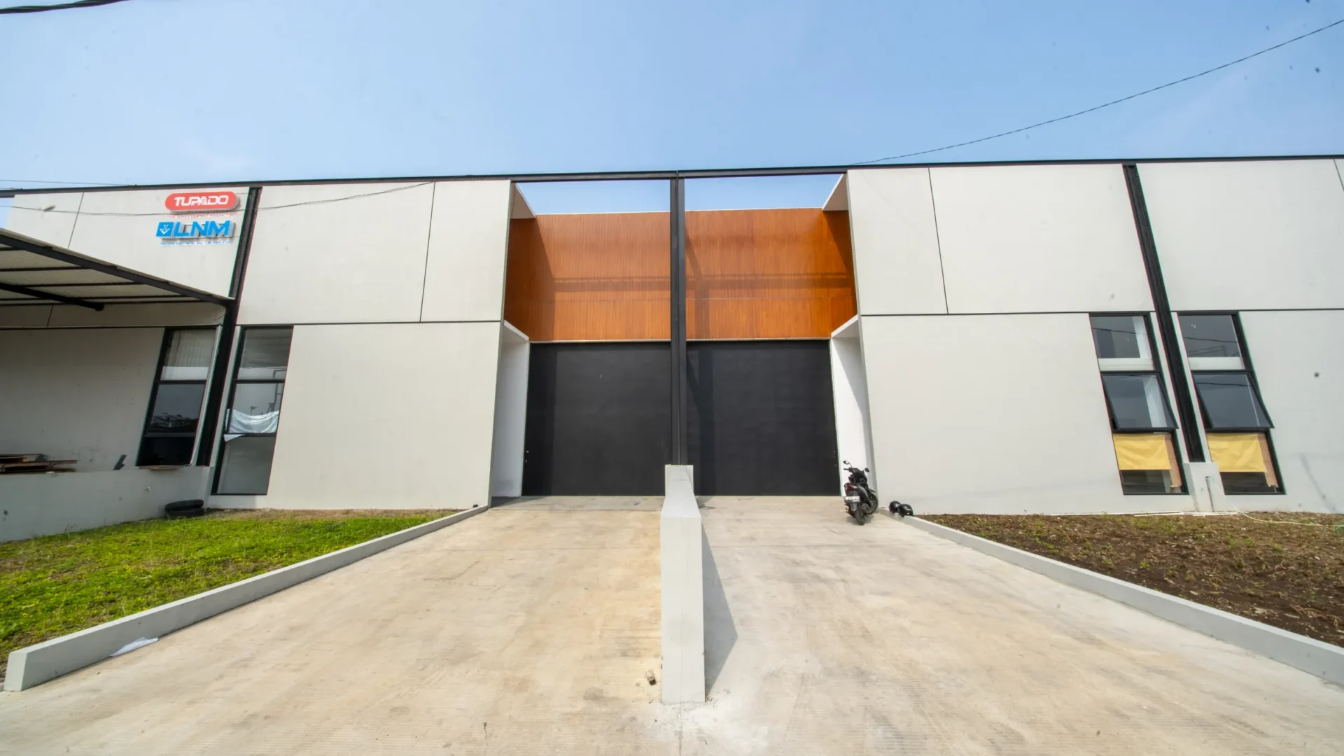Tampak depan unit gudang industri dijual di BEST Industrial Estate Bandung