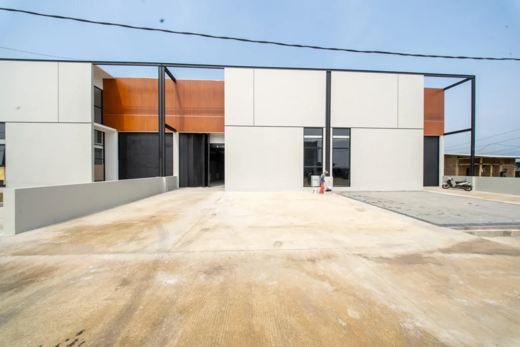 Front view of a 12-meter Warehouse XII unit at BEST Industrial Estate
